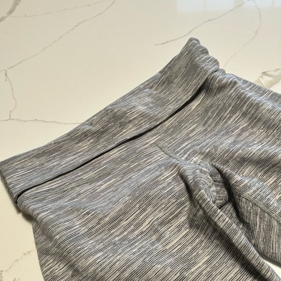 Lululemon Athletica Gray Cropped Leggings - Picture 5 of 8